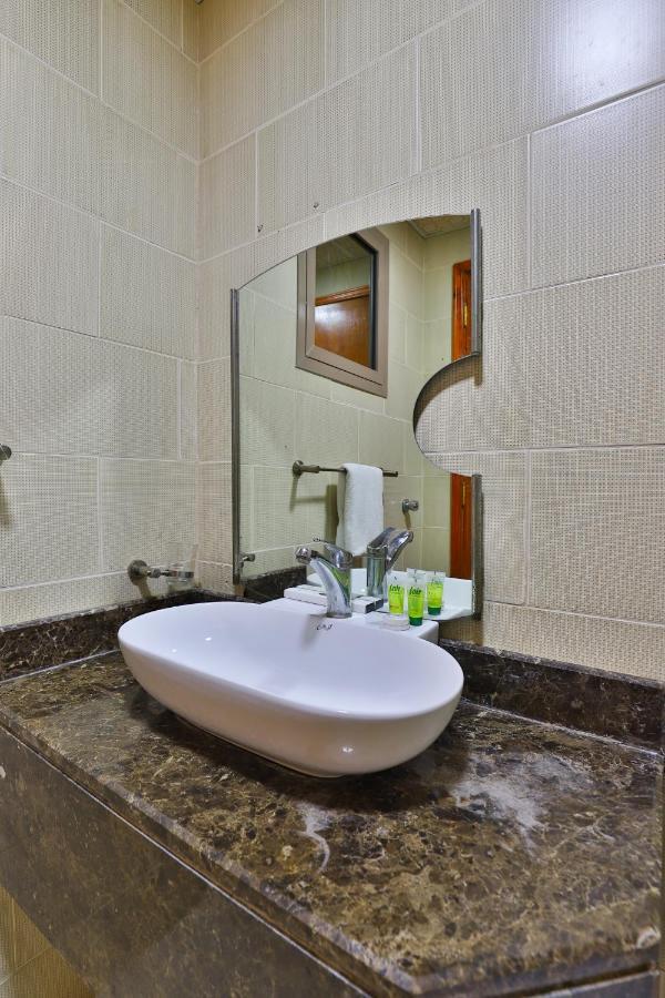 キャピタル オー 338 アジアン ホテル Al Al Jubail エクステリア 写真